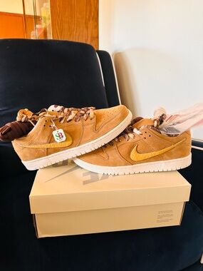 Nike SB Dunk Note Shop Manchester "Brews and Biscuits IQ9508-200 Sneaker Men